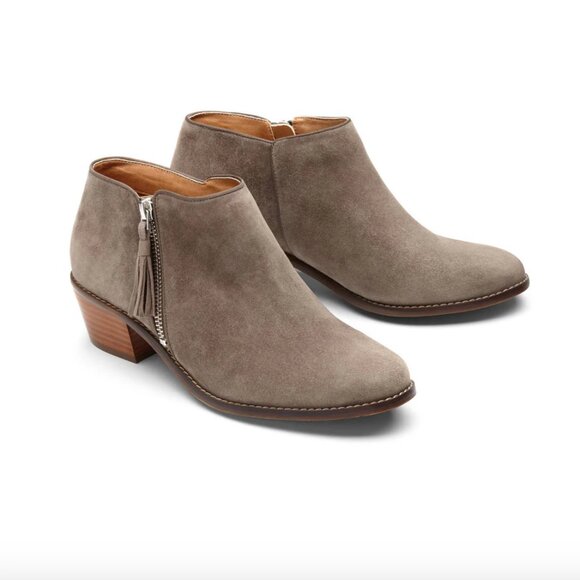Vionic Serena Greige Water Resistant Suede Orthopedic Ankle Booties Size 9 EUC - Picture 11 of 11